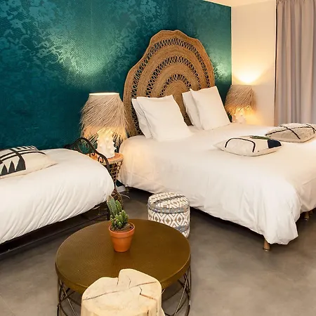 La & Hotel 3*