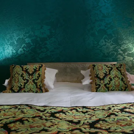 La & Hotel 3*