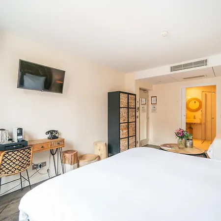 Hotel La & Paris