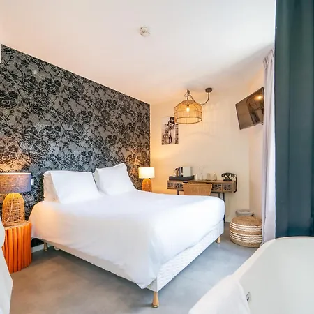 Hotel La & Paris