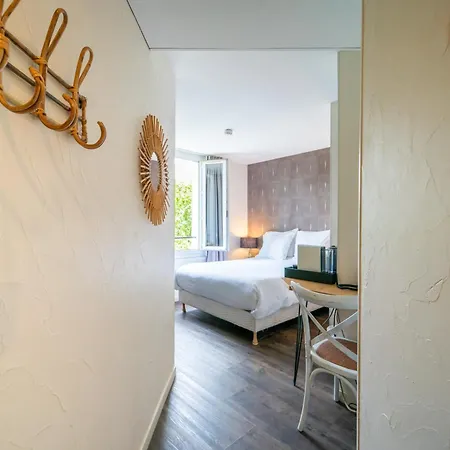 La & 3* Paris