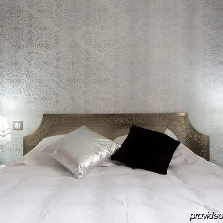 Hotel La & Paris