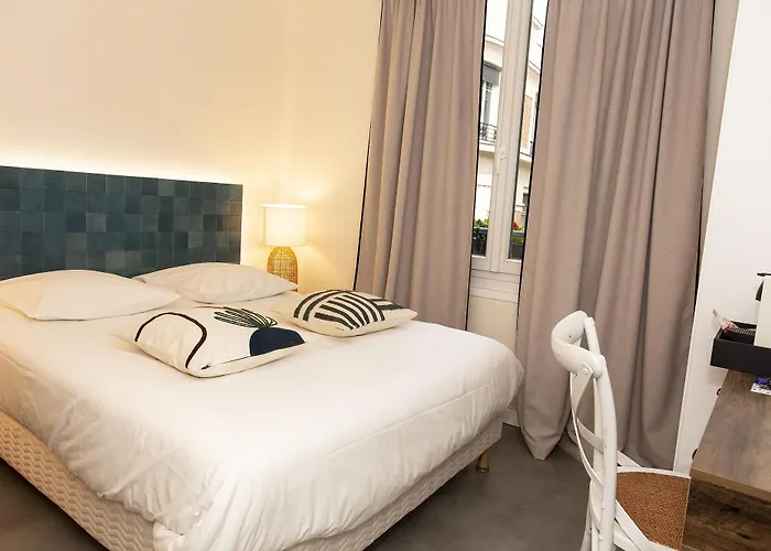 Hotel La & Paris